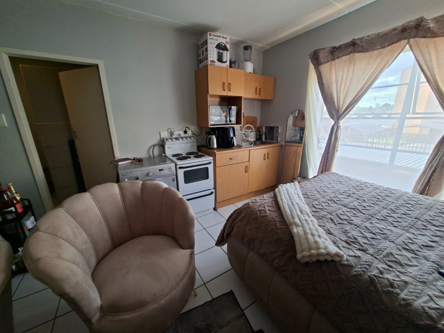 1 Bedroom Property for Sale in Kannoniers Park North West
